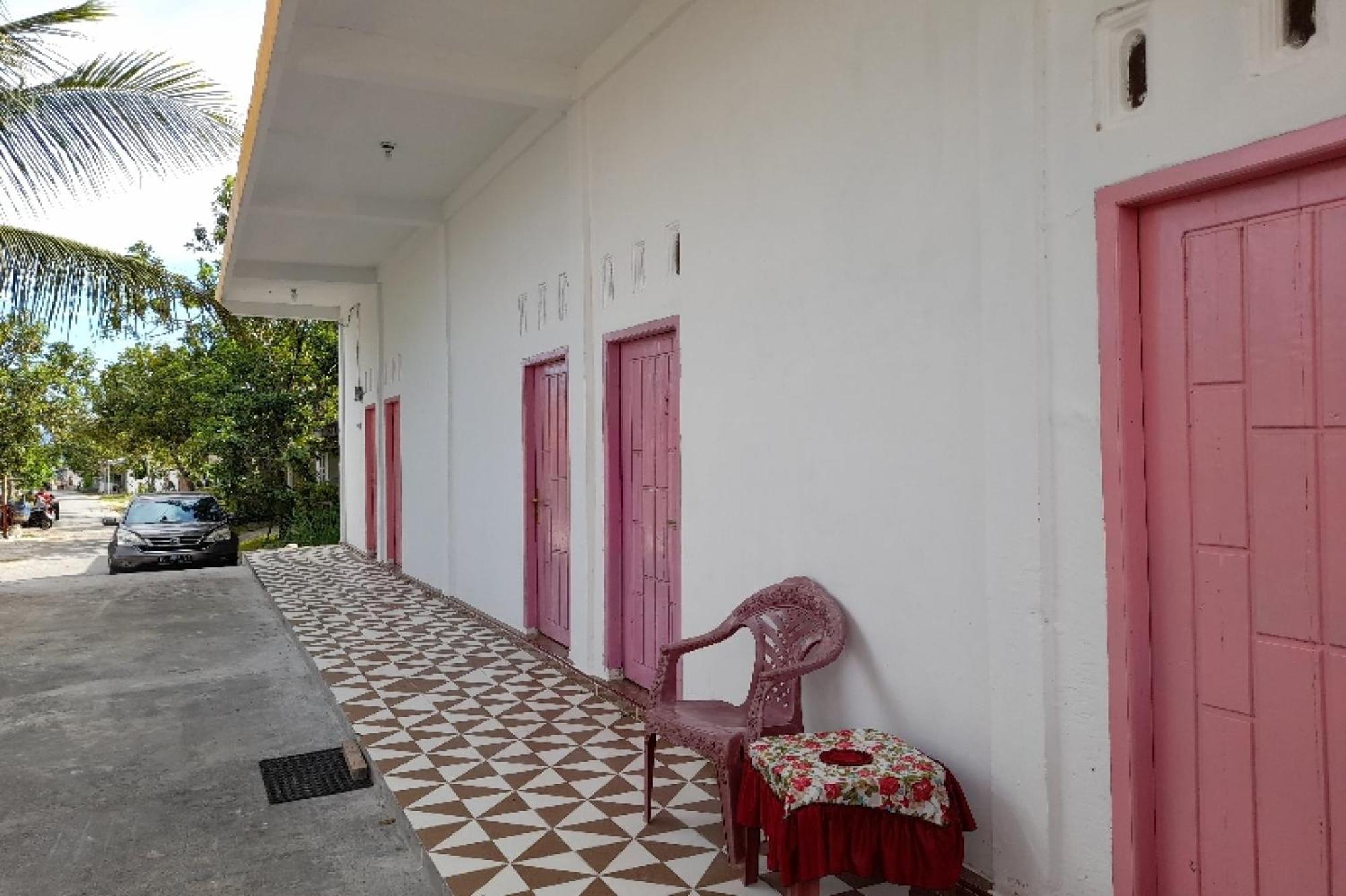 Oyo Homes 91248 Desa Wisata Banding Agung Danau Ranau Eksteriør billede