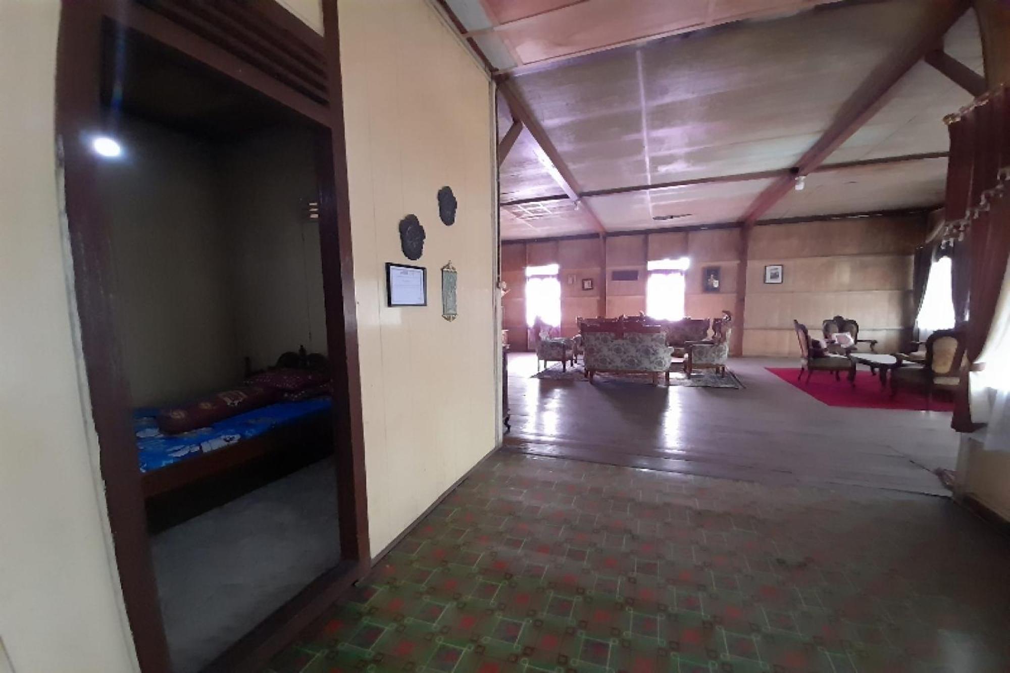 Oyo Homes 91248 Desa Wisata Banding Agung Danau Ranau Eksteriør billede